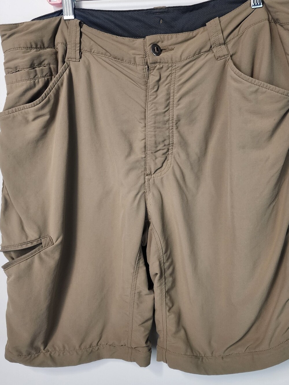 Patagonia Mens Sz 36 Casual Lightweight Khaki Cargo Shorts Outdoor Tan Zip Pocke